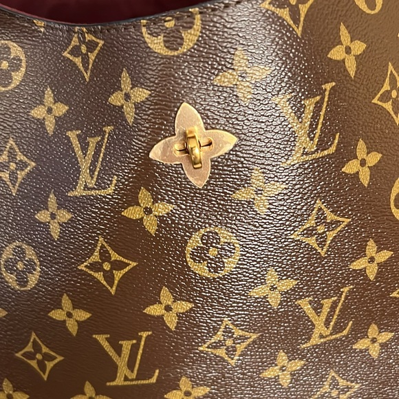 Authentic Louis Vuitton Flower Hobo monogram canvas bag - Picture 7 of 16